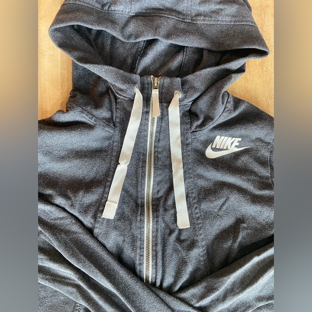 Size Medium (M) Athleisure/Workout Wear Bundle - Picture 2 of 9